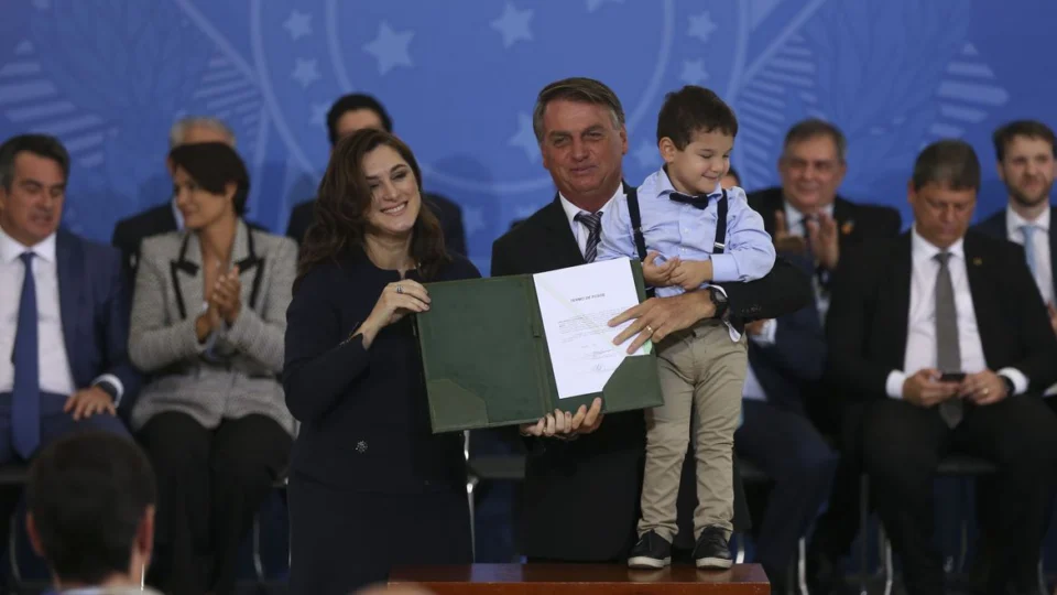 Novos ministros tomam posse no Palácio do Planalto; veja lista