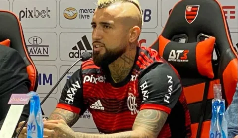 Arturo Vidal é apresentado oficialmente ao Flamengo e projeta título da Libertadores: ‘é meu primeiro sonho’