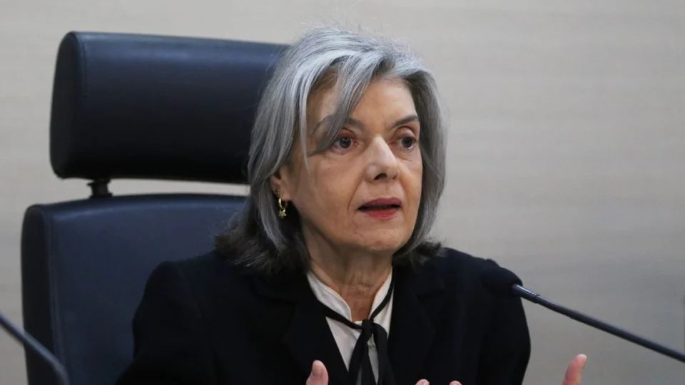 Eleições 2022: Cármen Lúcia toma posse como ministra efetiva do TSE