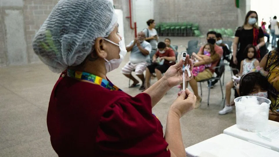 Manaus tem 31 pontos de vacinação contra a Covid-19 neste sábado (9)