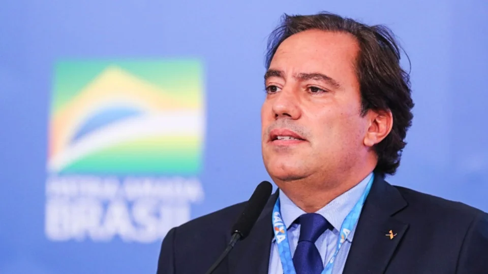 Após denúncias de assédio sexual, presidente da Caixa oficializa demissão em carta