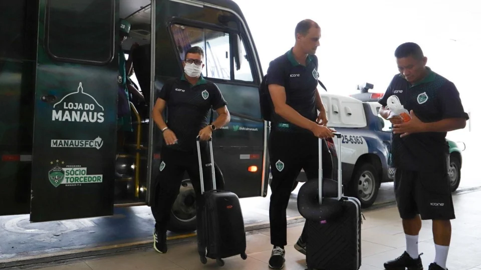 Série C: mesmo time do Vitória ocupando zona de rebaixamento, técnico do Manaus FC prega respeito ao time baiano: ‘Camisa grande’