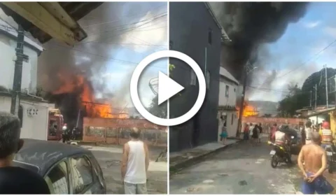 VÍDEO: incêndio atinge várias casas na manhã deste sábado na Zona Sul de Manaus