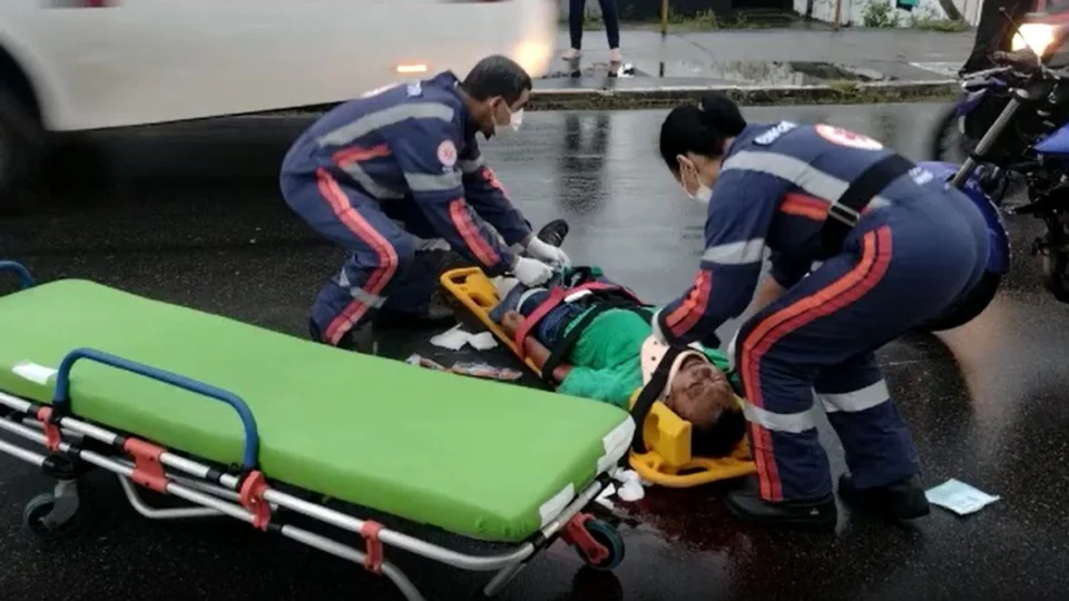 Homem é atropelado ao atravessar Avenida em Manaus