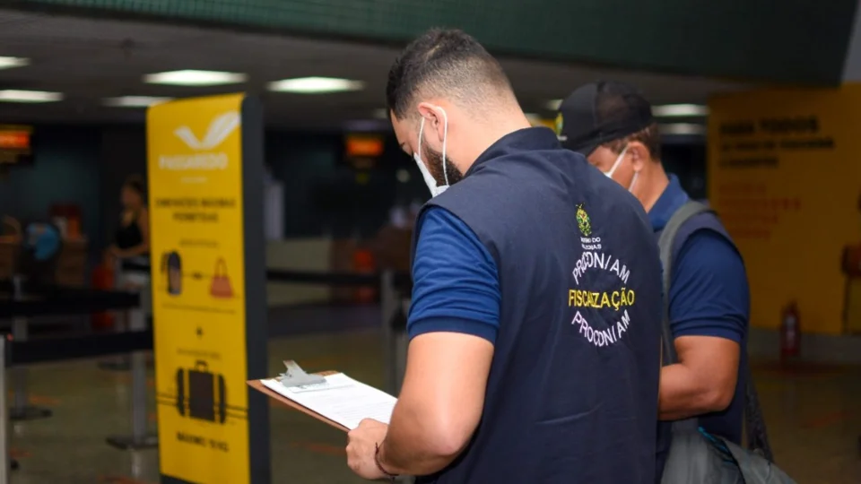 Empresa de linhas aéreas tem prazo dez dias para esclarecer voos cancelados, notifica Procon-AM