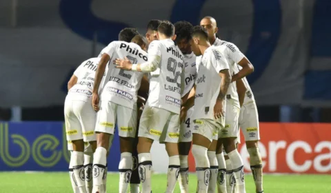 Santos e Botafogo duelam para sair do meio da tabela do Brasileirão