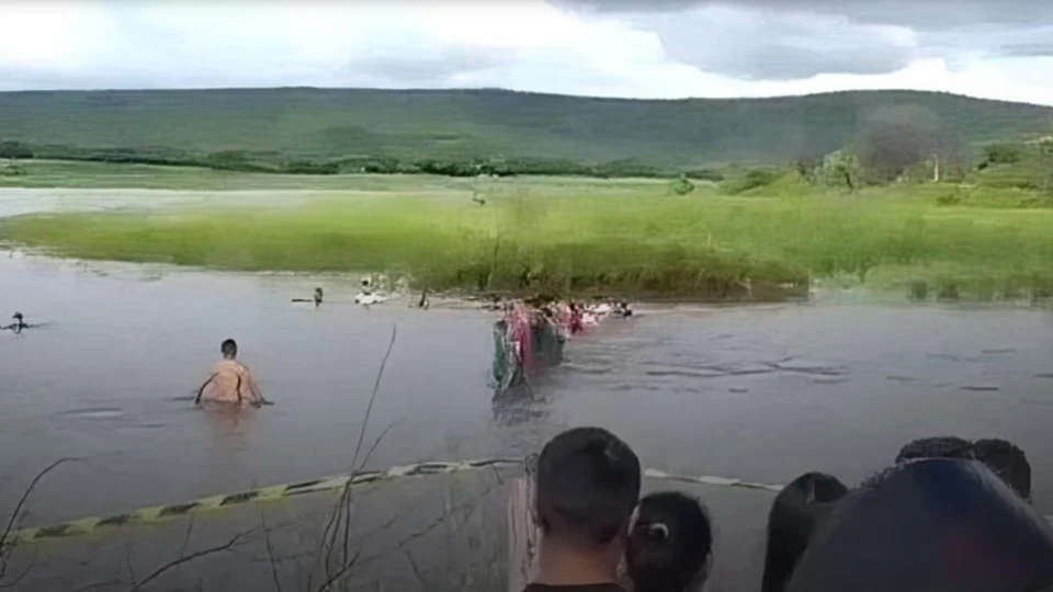 Cinco pessoas, incluindo três crianças, morrem afogadas em açude no Ceará