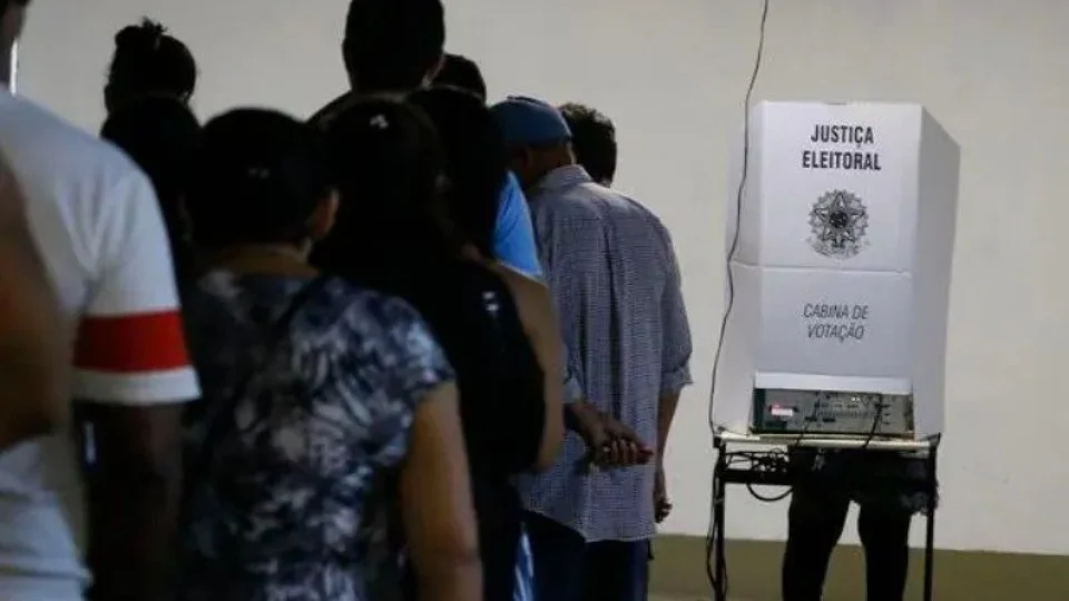 Eleições 2022: porte de arma nos locais de votação está proibido pelo TSE