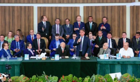 ‘Exerci meu poder, até para dar exemplo ao STF’, diz Bolsonaro sobre perdão dado a Daniel Silveira