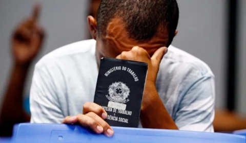 Lei que obriga empresas cancelarem multa para consumidor desempregado é sancionada no AM