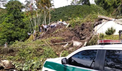 Deslizamento de terra mata três crianças em escola, na Colômbia