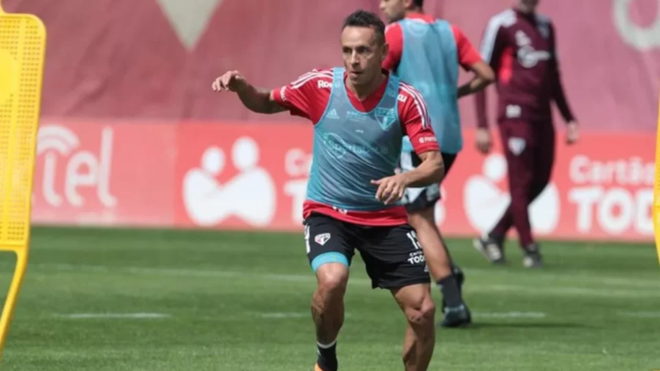 São Paulo tem volta de Rafinha para duelo contra América/MG pelas quartas de final da Copa do Brasil