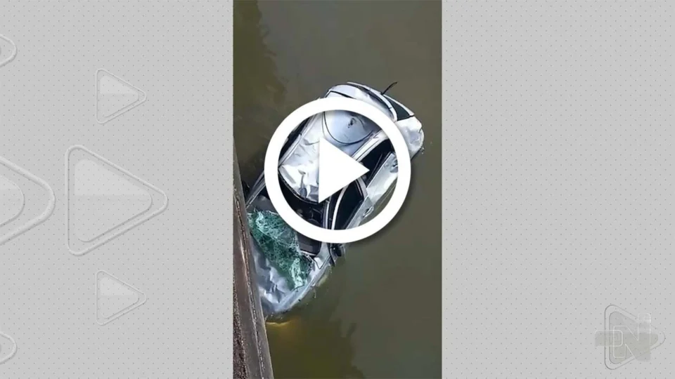 VÍDEO: motorista de aplicativo joga carro em córrego para fugir de assalto na Zona Centro-Sul de Manaus