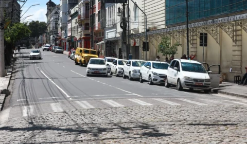 Mais de 1,6 mil taxistas auxiliares de Manaus são cadastrados para receber benefício federal
