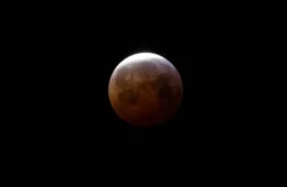 Primeiro eclipse lunar total do ano deve acontecer ainda este mês de maio e pode ser visto no Brasil, confirma Nasa