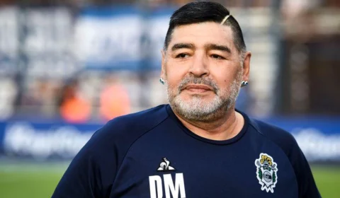 Médicos de Maradona vão a julgamento por ‘homicídio simples’ na Argentina