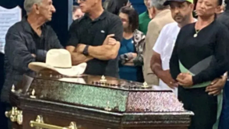 Corpo do cantor sertanejo Aleksando será enterrado em Londrina, no Paraná