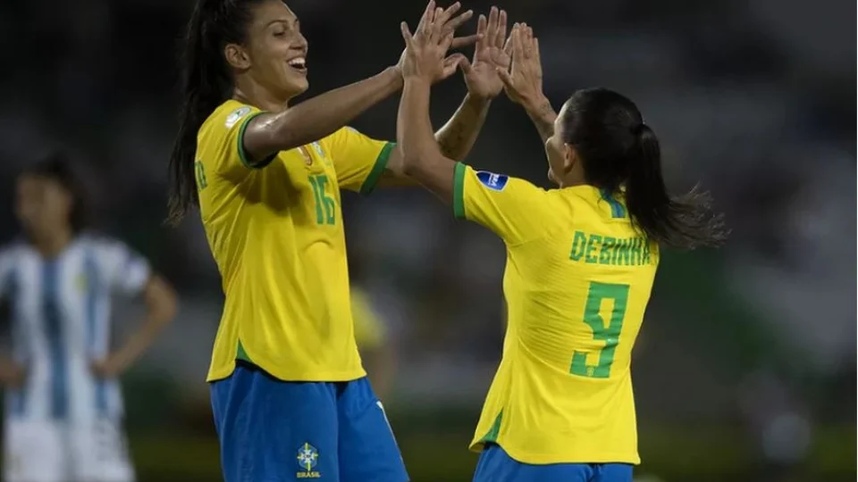 Brasil joga fácil e vence Uruguai por 3 a 0 pela segunda rodada da Copa América Feminina na Colômbia