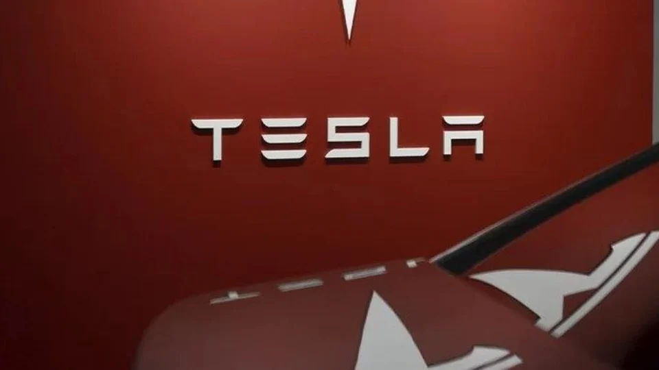 Elon Musk anuncia aumento de preço no sistema autônomo da Tesla