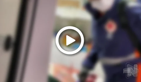 VÍDEO: homem é assassinado a facadas na Zona Norte de Manaus e irmão é suspeito do crime