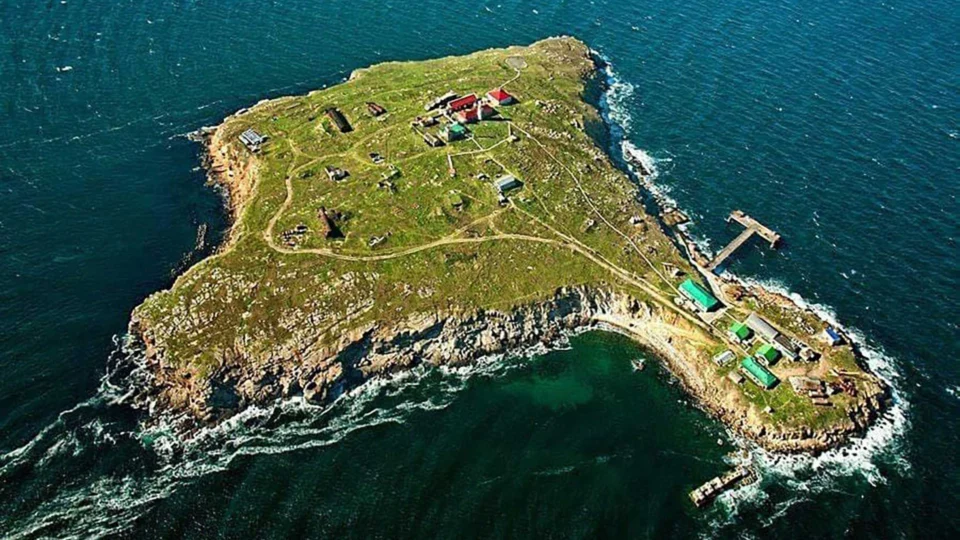 Rússia anuncia retirada da Ilha das Serpentes, símbolo da resistência da Ucrânia