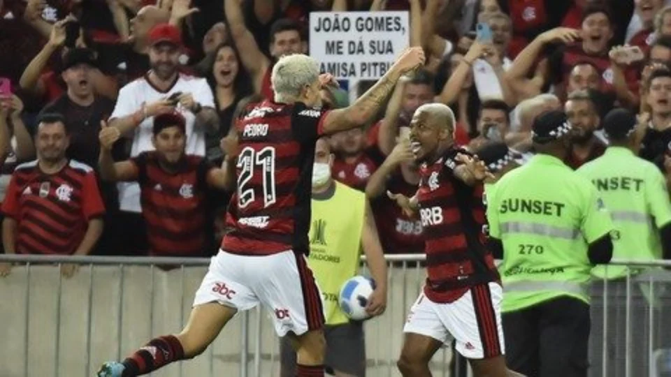 Flamengo vence Vélez por 2 a 1 e carimba vaga na final da Libertadores