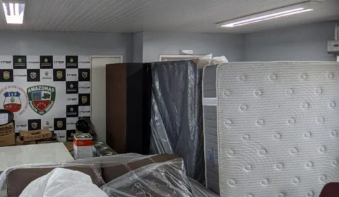 Dupla de estelionatários é presa em flagrante durante golpe em loja de Manaus