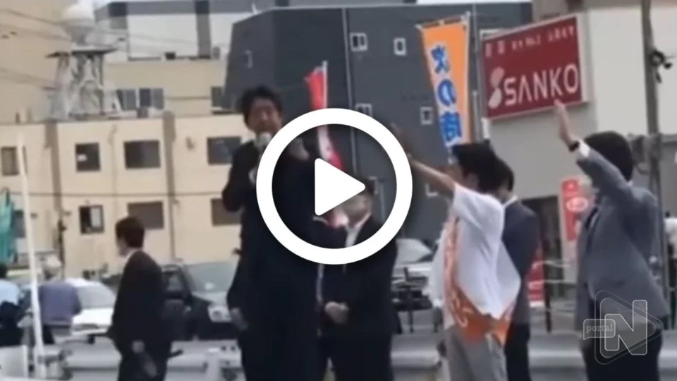 VÍDEO: outro ângulo flagra Shinzo Abe sendo atingido por tiros pelas costas no Japão
