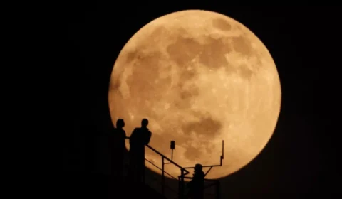 Veja fotos do Eclipse total da Lua pelo mundo