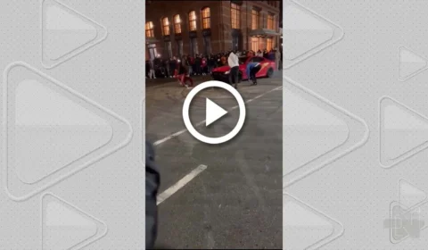 VÍDEO: jovem é atropelado por carro que fazia sequência de ‘zerinhos’ nos EUA