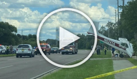 VÍDEO: avião cai em avenida na Flórida, nos EUA