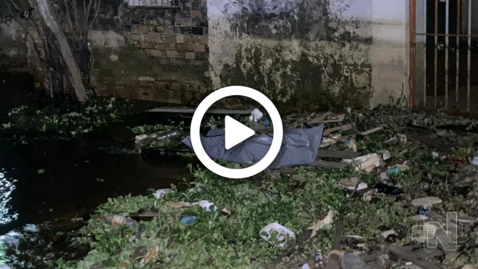 VÍDEO: corpo é encontrado boiando próximo a feira da Panair em Manaus