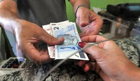 Levantamento aponta que 4 em cada 10 pessoas ficaram inadimplentes em junho no Brasil