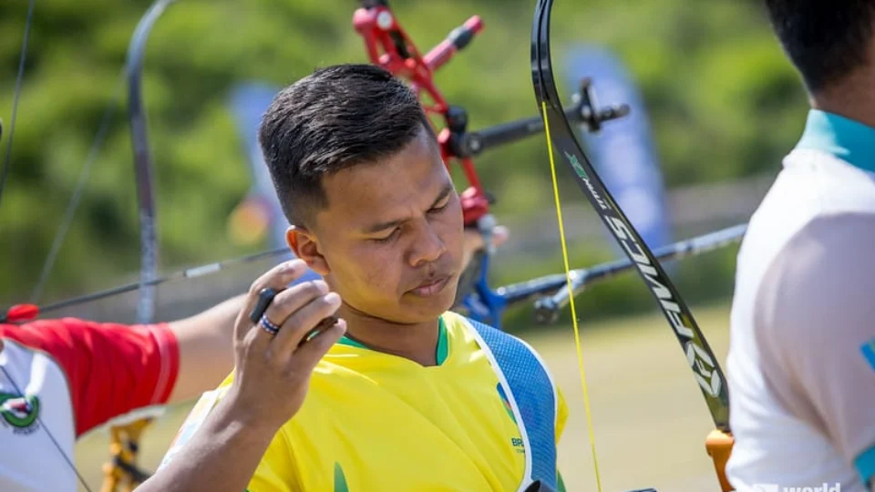 Atleta indígena do AM garante vaga na Copa do Mundo de tiro com arco