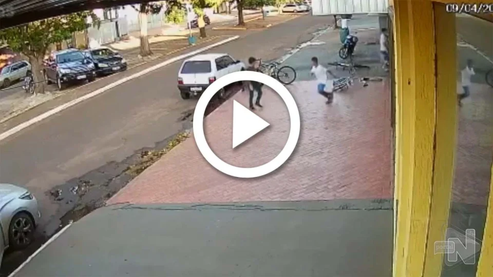 VÍDEO: homem espanca menino de 9 anos por confundir brincadeira de criança em MS