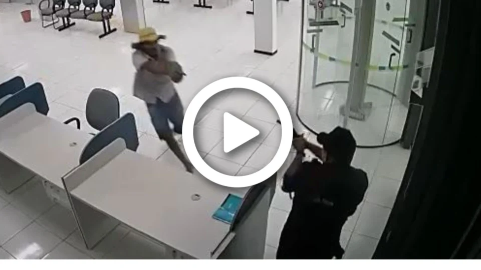 VÍDEO: em troca de tiros, vigilante mata assaltante em agência financeira em São Luiz