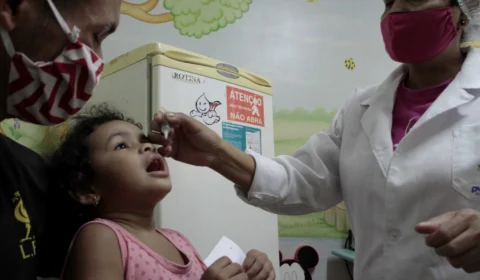 Campanha de vacinação contra poliomielite inicia na próxima segunda-feira em todo Brasil