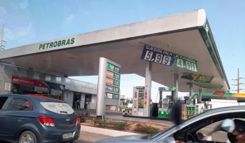 Gasolina é vendida mais barata para distribuidoras a partir desta quarta-feira em todo país