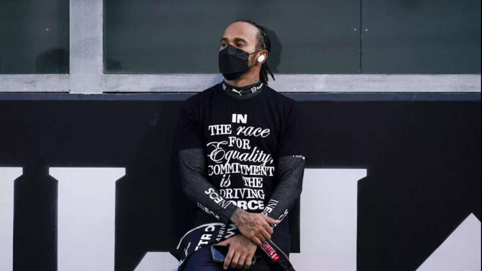 Lewis Hamilton declara sobre F1: ‘estou vencendo campeonatos, mas eles não mudam o mundo’