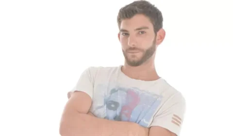 Após estrelar mais de mil filmes adultos, ator pornô Logan Long morre aos 34 anos nos EUA