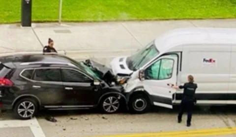 Homem bate carro enquanto recebia sexo oral e quase fica sem pênis nos EUA