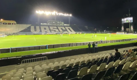 Vasco recebe Ponte Preta em busca da primeira vitória na Série B