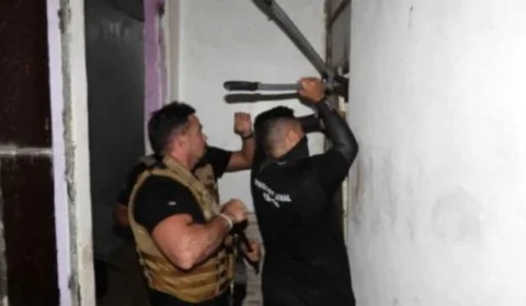 Homem é preso por manter mulher amordaçada em quarto de hotel em Manaus