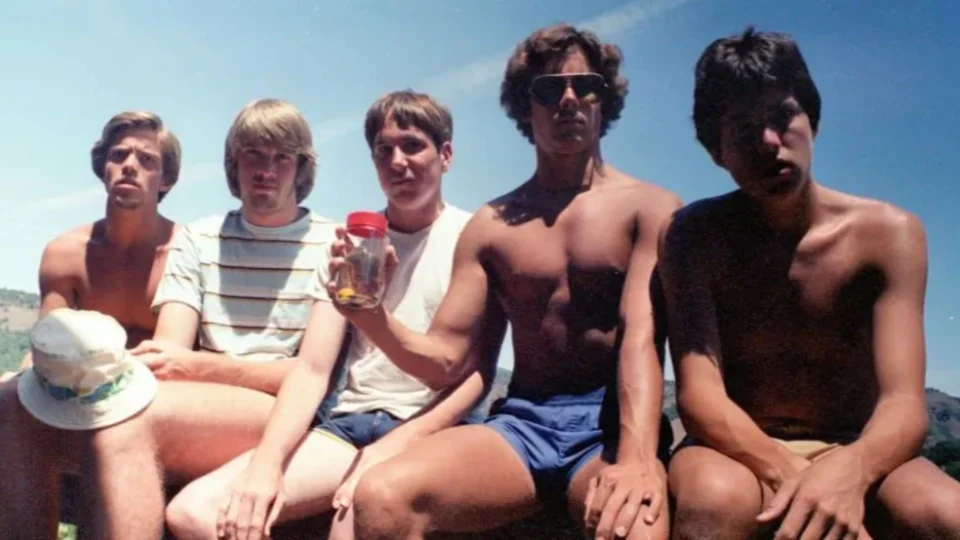 Tradição: grupo de amigos tira a mesma foto há 40 anos nos EUA