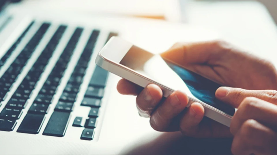 Procon notifica operadora de telefonia por apagão de internet em Manaus