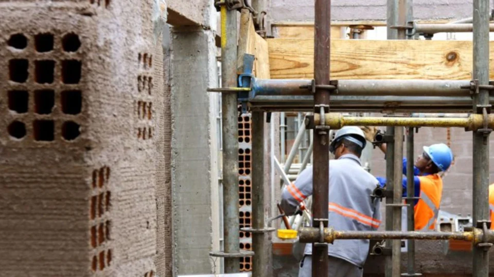 Custos da construção no AM aumentam 1,04% em julho, aponta IBGE