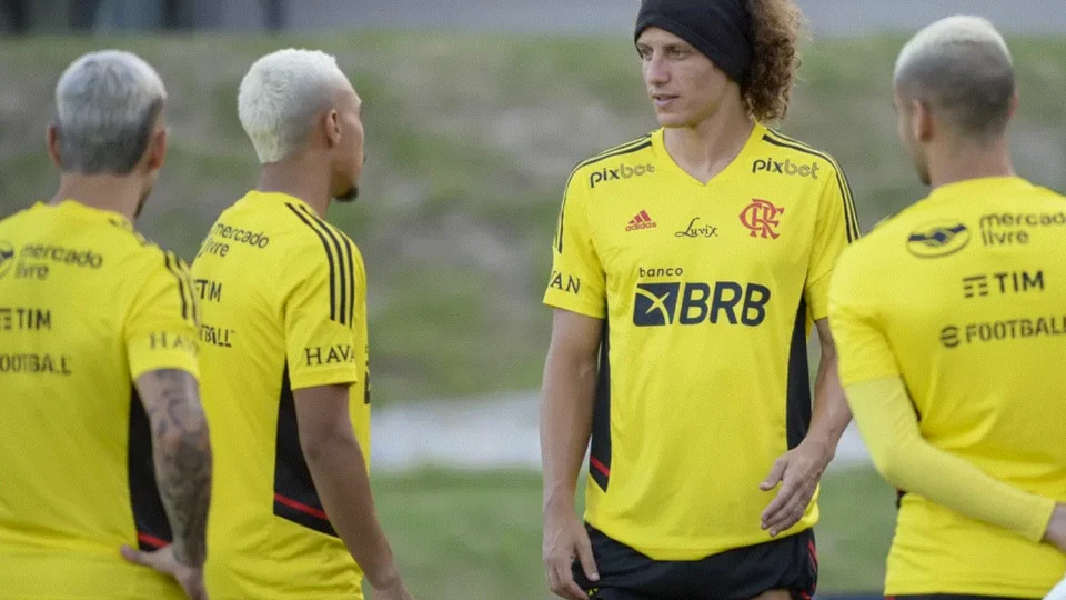 Bruno Henrique viaja, mas David Luiz é cortado dos relacionados que enfrentam Universidad Católica pela Libertadores