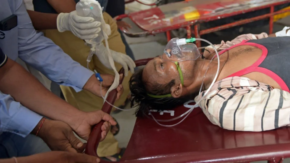 Álcool adulterado mata ao menos 42 pessoas na Índia