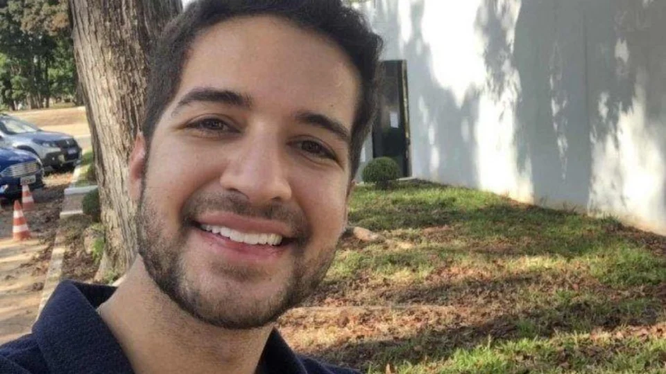 Polícia apreende adolescente e prende homem suspeitos de esfaquear jornalista Gabriel Luiz, em Brasília