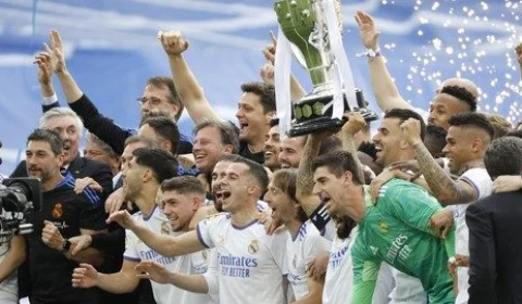 Real Madrid goleia Espanyol por 4 a 0 e garante título antecipado do Espanhol